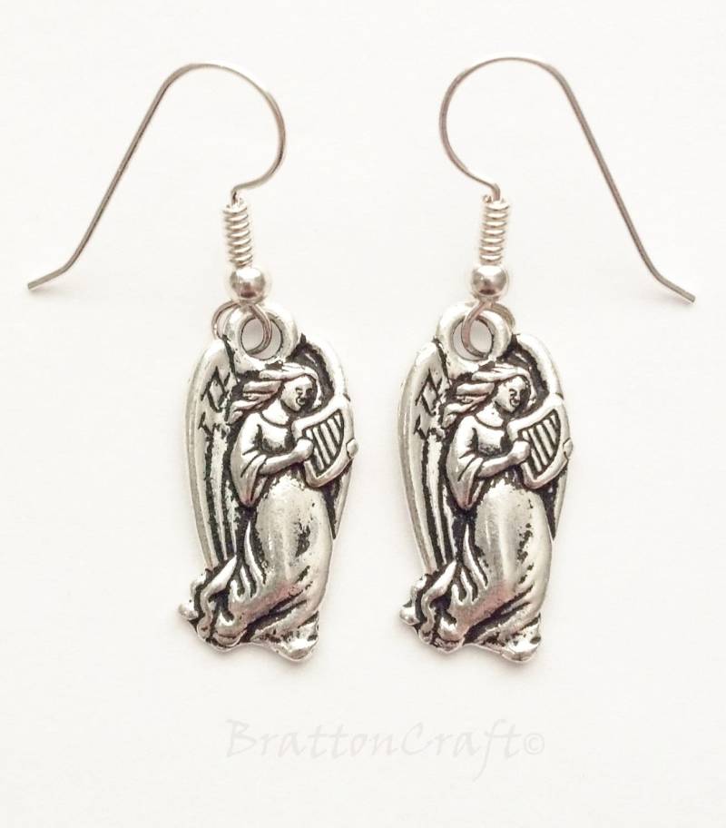 Silberne Engel Ohrhänger Pewter Harp, Religiöser Schmuck von BrattonCraft