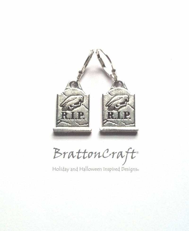 Silberne Grabstein Ohrringe Rabe Rip Halloween Schmuck von BrattonCraft