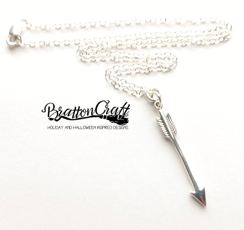 Sterling Silber Pfeil Halskette Vertikaler Anhänger, Stocking Stuffer von BrattonCraft