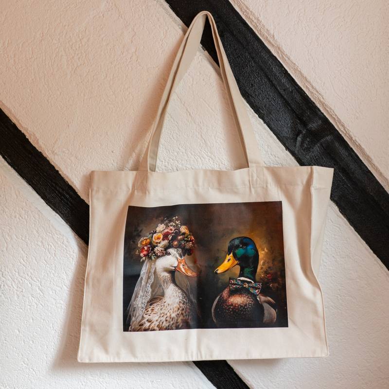 Elegantes Ente Paar Shopping Bag, Charmantes Ente-Paar Design, Nachhaltige Tasche, Stilvolle Tiermotiv-Tasche Mit Verliebtem von Brautakademie