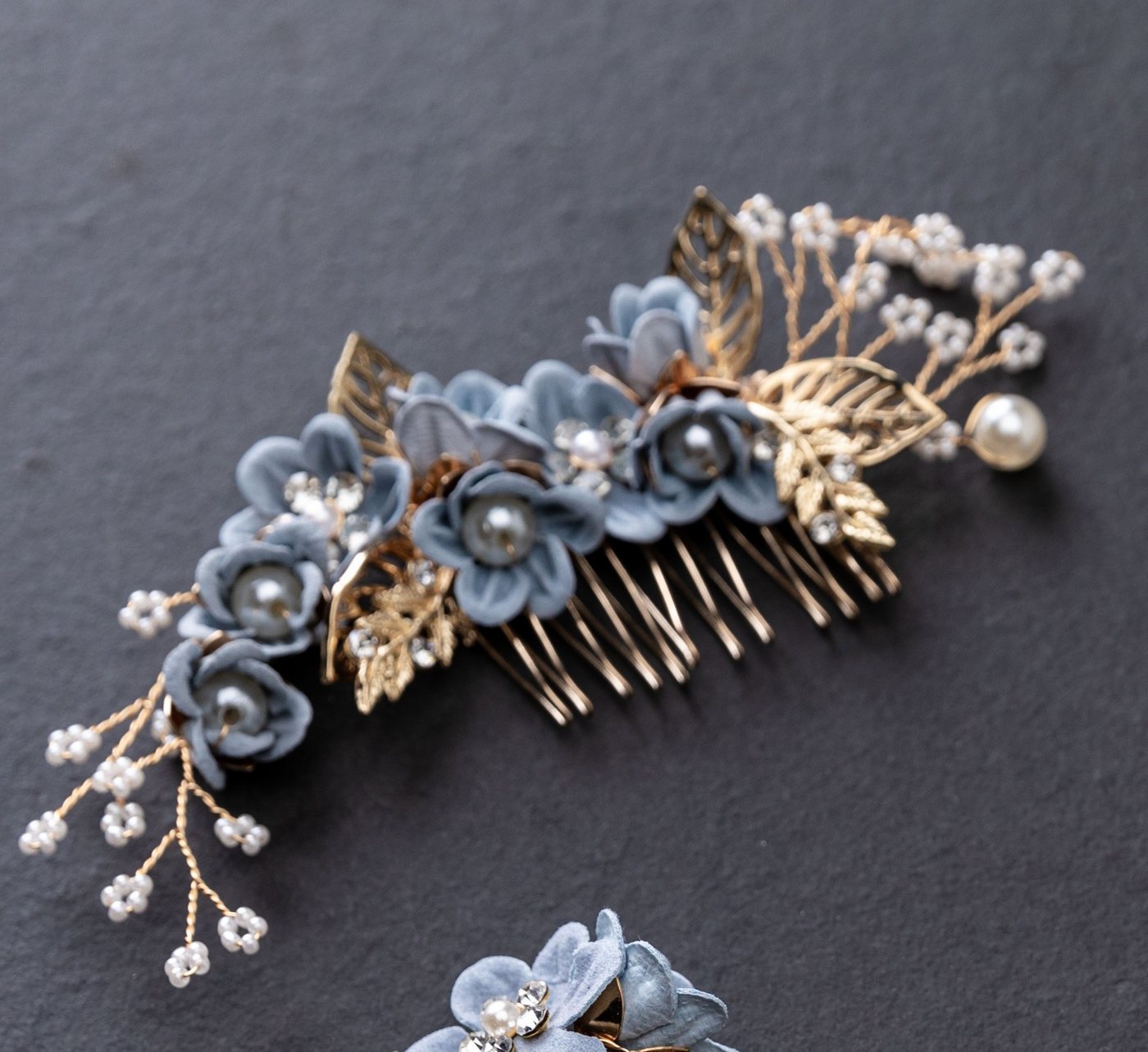 Brautkrone Diadem Haarnadeln Haarkamm Brautschmuck Hochzeit blau (1-teilig, 2-teilig, 1-tlg., Haarnadeln 2-er Set, Haarkamm 1-teilig), handgefertigt von Brautkrone