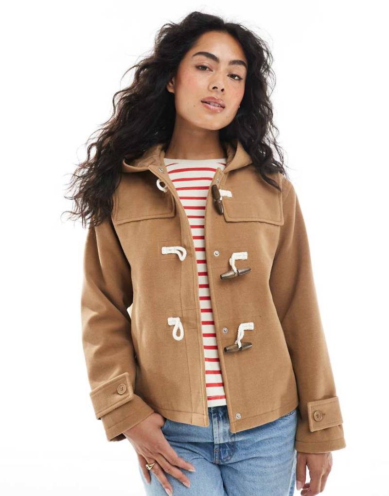 Brave Soul - Dufflecoat aus Wollimitat in Kamel mit Kapuze und Knebelverschluss vorne-Neutral von Brave Soul