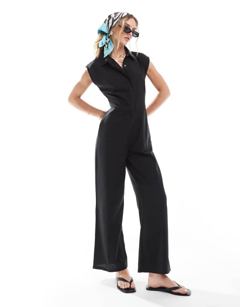 Brave Soul - Eleganter Jumpsuit in Schwarz mit Knopfleiste von Brave Soul