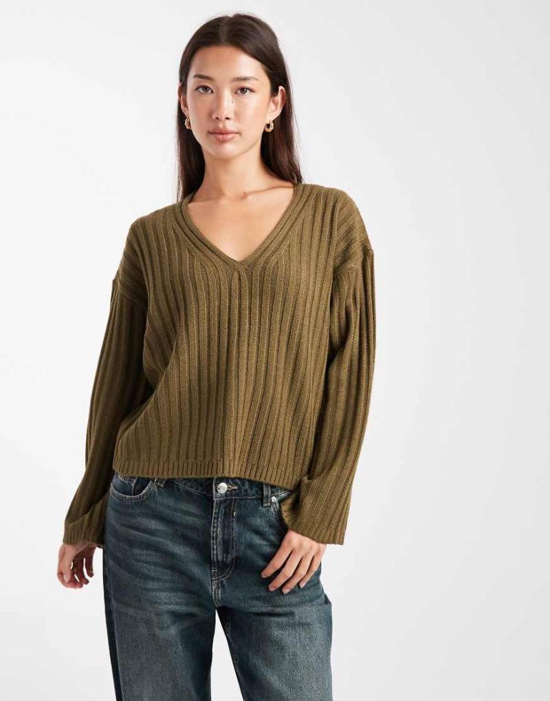 Brave Soul - Gerippter Pullover in Khaki mit V-Ausschnitt-Grün von Brave Soul