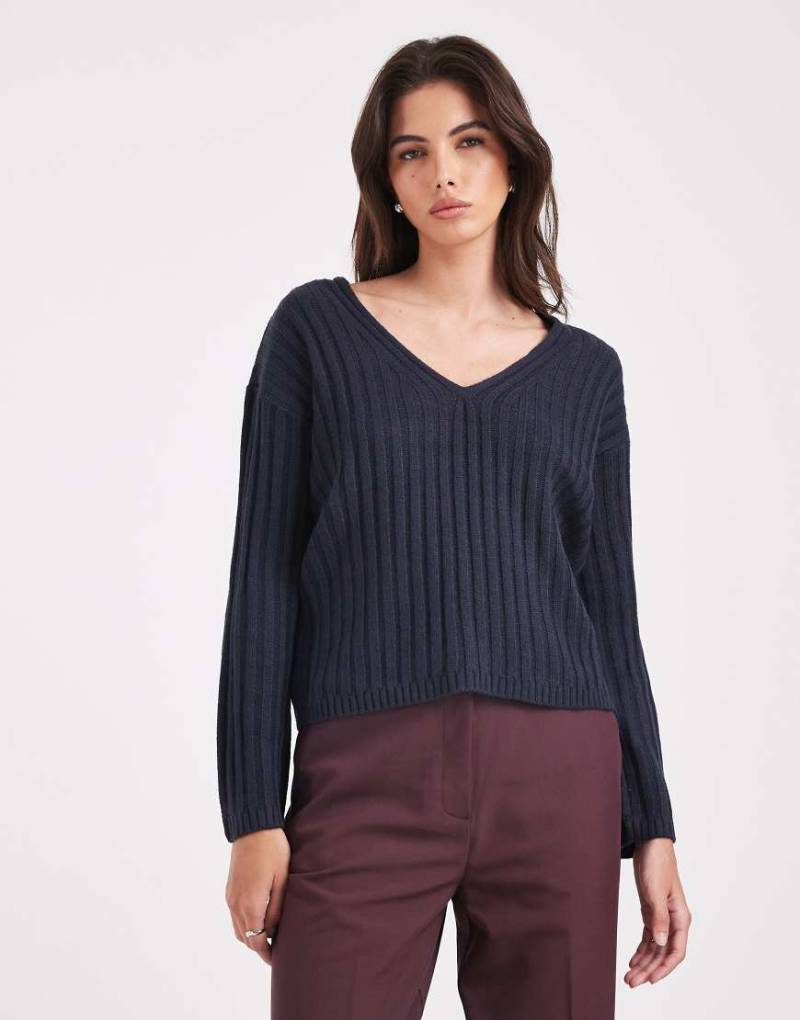 Brave Soul - Gerippter Pullover in Marineblau mit V-Ausschnitt von Brave Soul