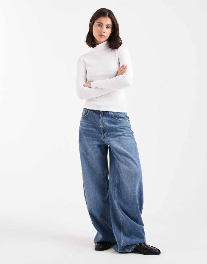 Brave Soul - Geripptes, langärmliges Rollkragenoberteil in Weiß von Brave Soul