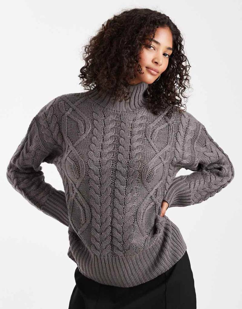 Brave Soul - Hochgeschlossener, dicker Pullover in Grau mit Zopfmuster von Brave Soul