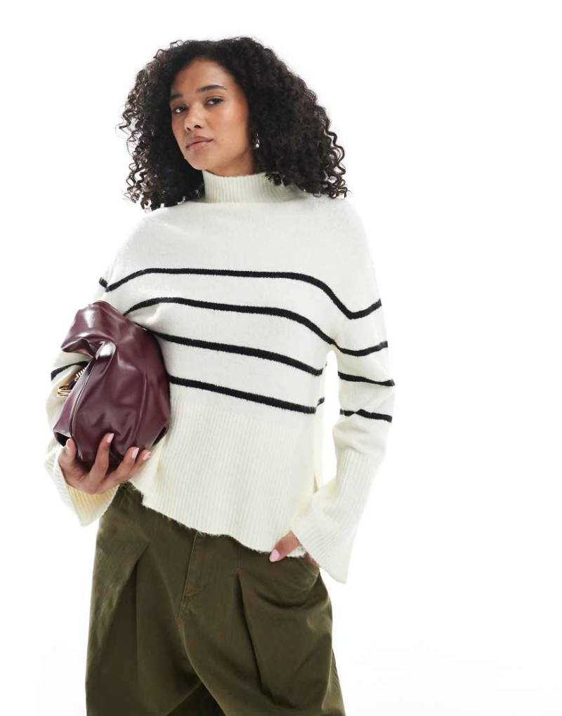 Brave Soul - Hochgeschlossener Loose-Fit-Pullover in Weiß mit schwarzen Streifen von Brave Soul