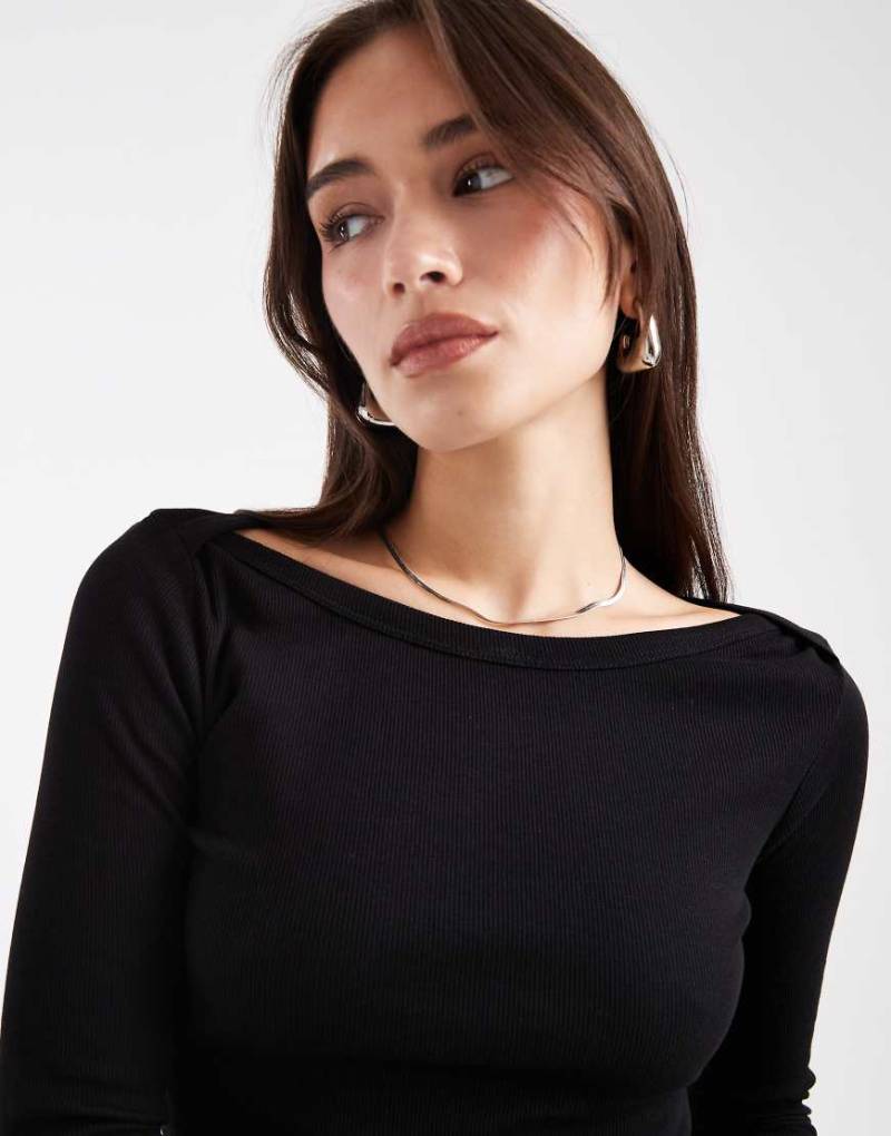 Brave Soul - Jersey-Langarmshirt in Schwarz mit U-Boot-Ausschnitt von Brave Soul