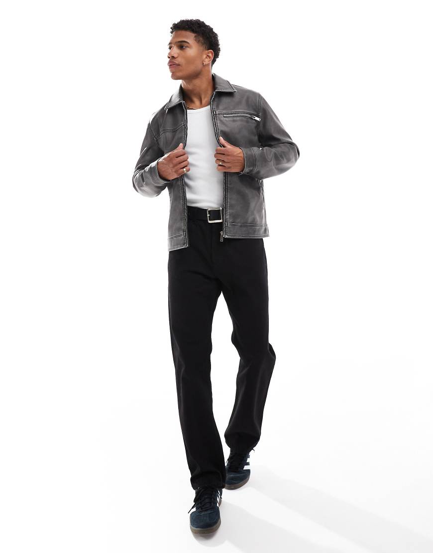 Brave Soul - Kunstleder-Jacke in Schwarz im Used-Look mit durchgehendem Reißverschluss Brave Soul - Kunstleder-Jacke in Schwarz im Used-Look mit durchgehendem Reißverschluss von Brave Soul