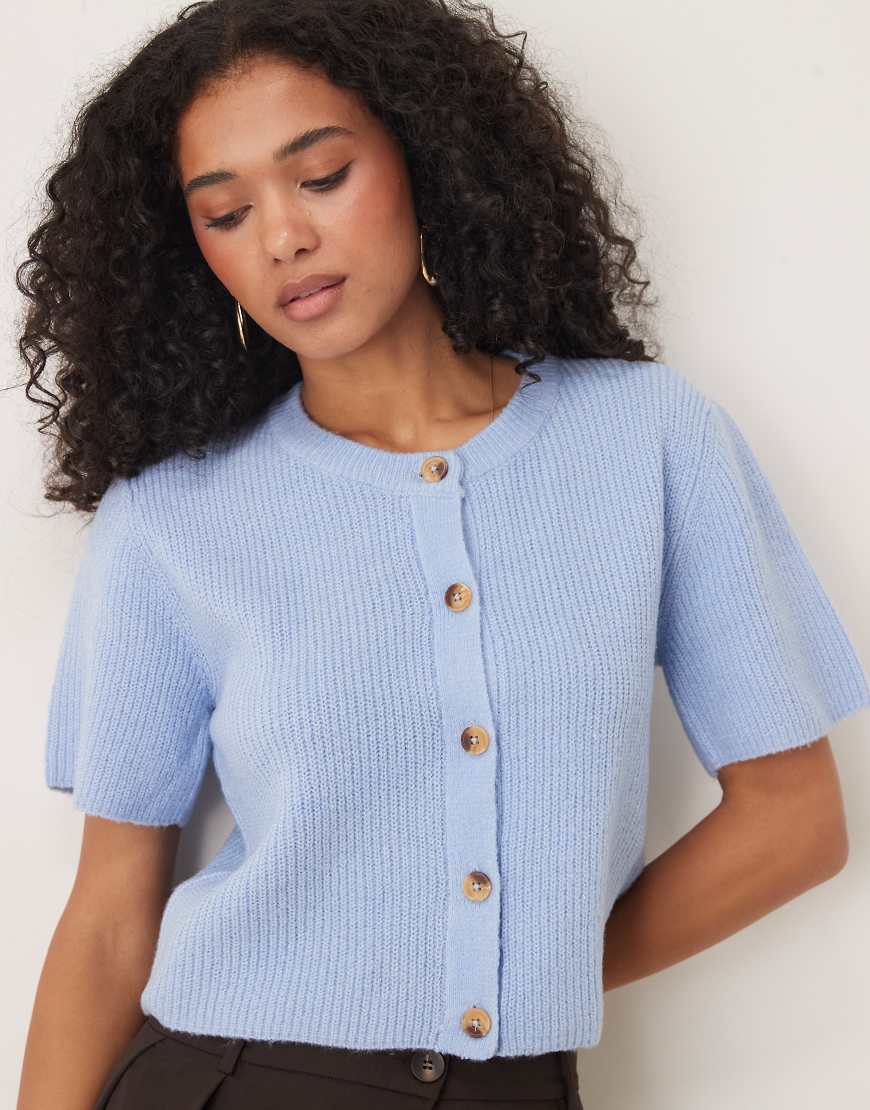 Brave Soul - Kurzärmlige Strickjacke in Babyblau von Brave Soul