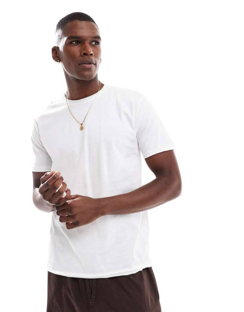 Brave Soul - Kurzärmliges T-Shirt in Weiß mit unversäuberten Kanten von Brave Soul