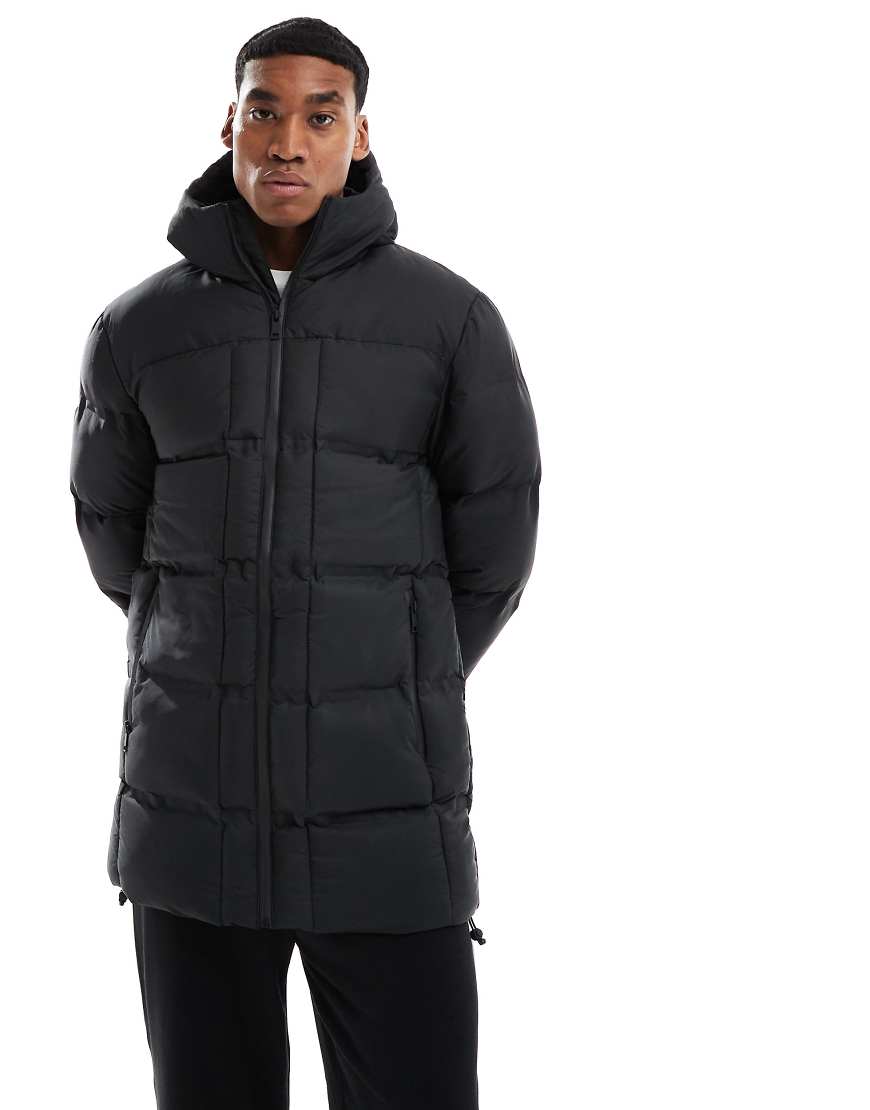 Brave Soul - Lang geschnittene, wattierte Steppjacke in Schwarz mit Kapuze und gestepptem Detail von Brave Soul