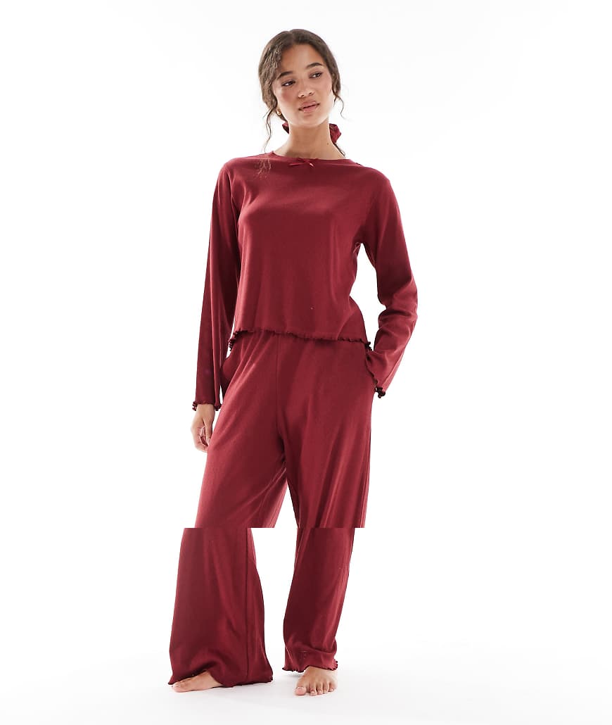 Brave Soul - Langärmliger Pyjama in Burgunderrot mit Lochstickerei Brave Soul - Langärmliger Pyjama in Burgunderrot mit Lochstickerei von Brave Soul