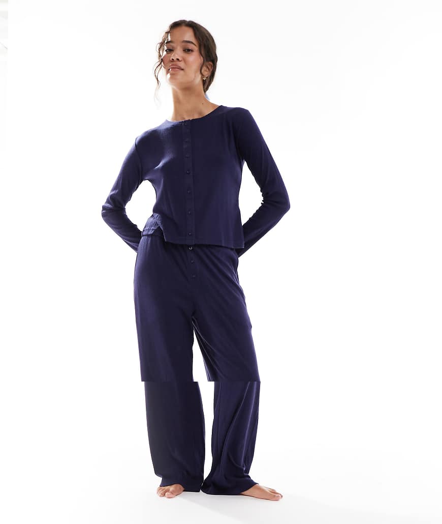 Brave Soul - Langärmliger Pyjama in Marineblau mit Knopfleiste und Lochmuster von Brave Soul