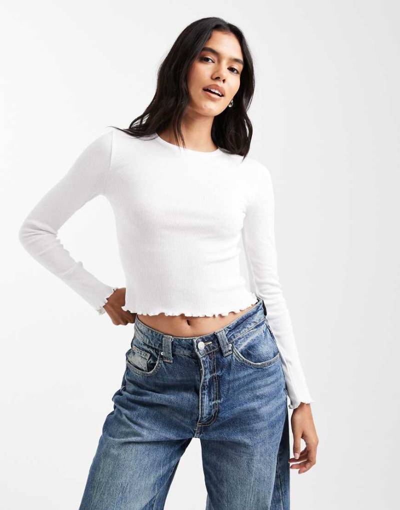 Brave Soul - Langärmliges Baumwoll-T-Shirt in Weiß mit Kräuselsaum von Brave Soul