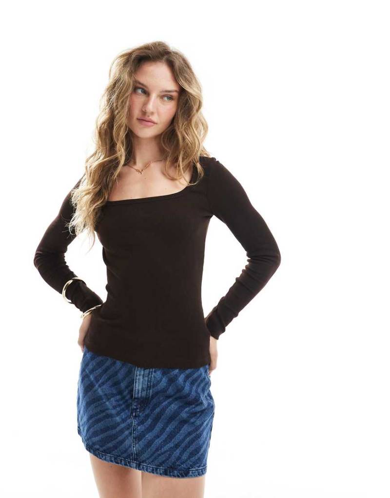 Brave Soul - Langärmliges Oberteil aus Baumwolle in Schokoladenbraun mit eckigem Ausschnitt von Brave Soul