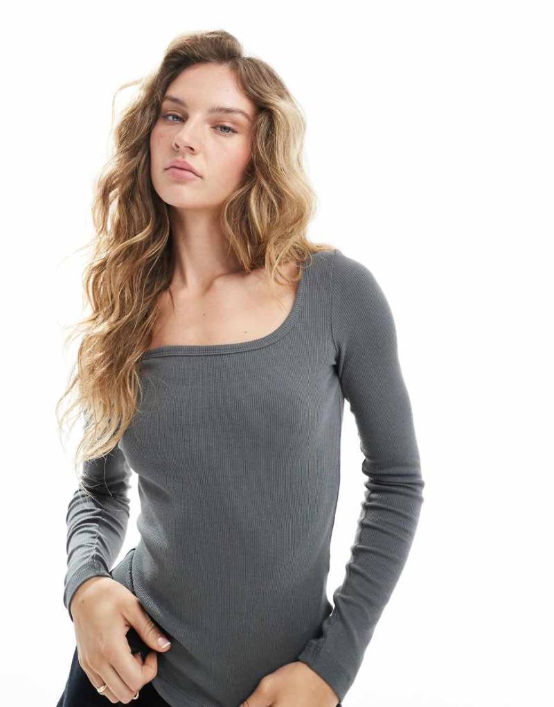 Brave Soul - Langärmliges Oberteil. mit hohem Baumwollanteil in Grau mit eckigem Ausschnitt von Brave Soul