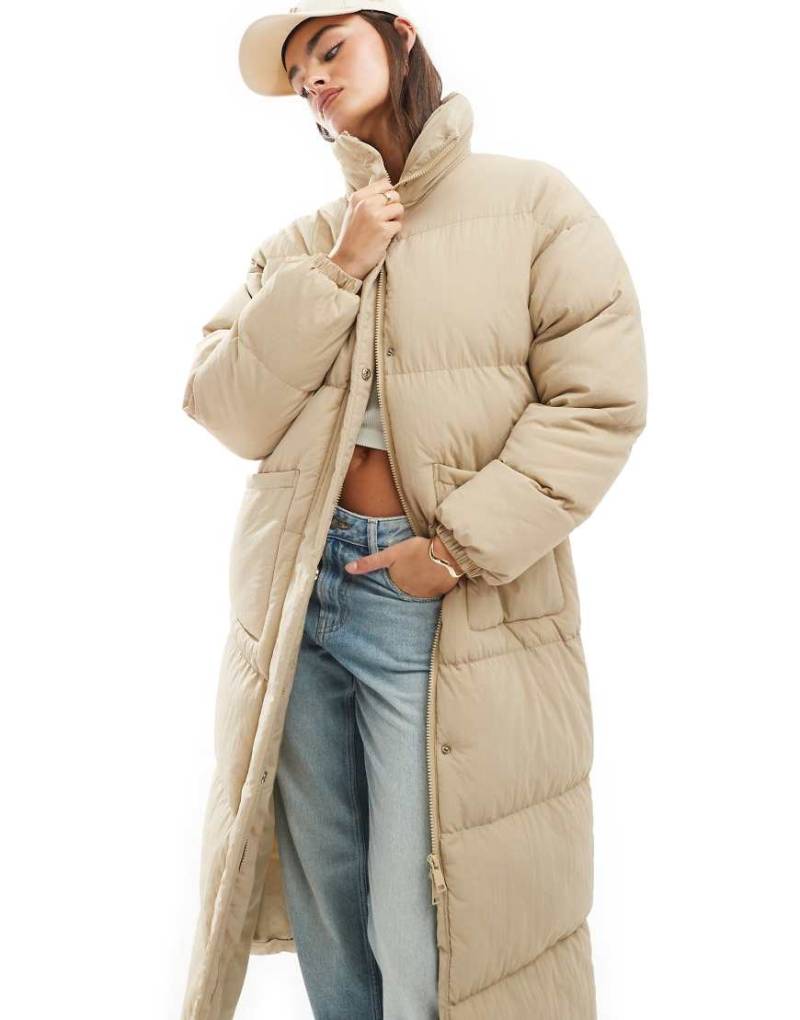 Brave Soul - Maxi-Steppmantel in Stone mit Longline-Schnitt-Neutral von Brave Soul
