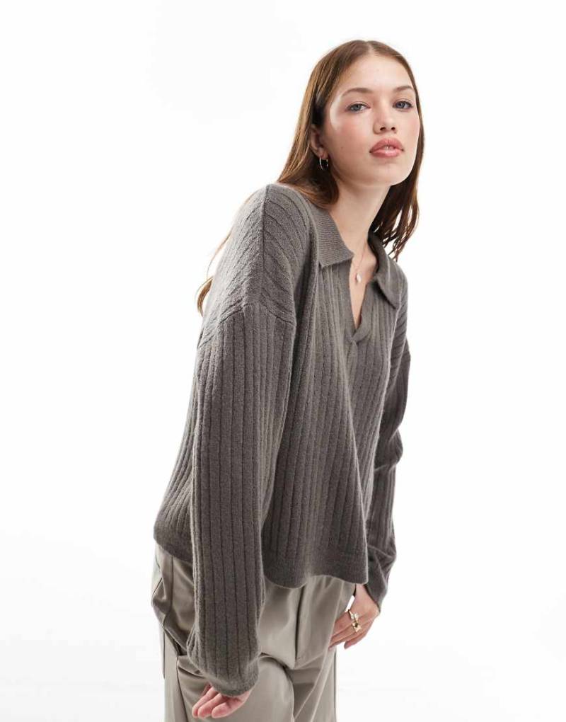 Brave Soul - Polo-Pullover in Anthrazit mit V-Ausschnitt-Grau von Brave Soul