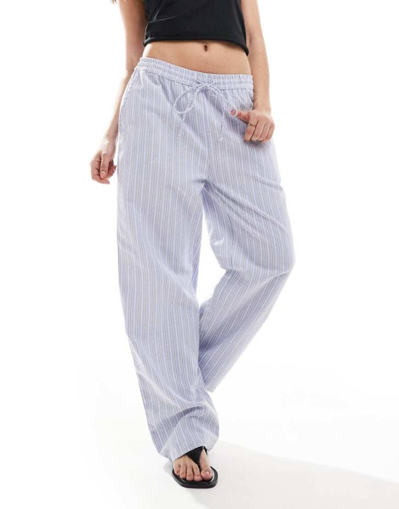 Brave Soul - Schlupfhose in gestreiftem Blau von Brave Soul