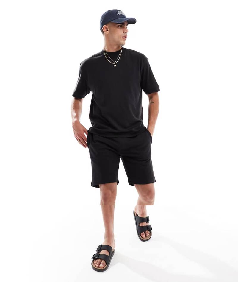 Brave Soul - Set aus Baumwollmix in Schwarz mit T-Shirt und Shorts von Brave Soul