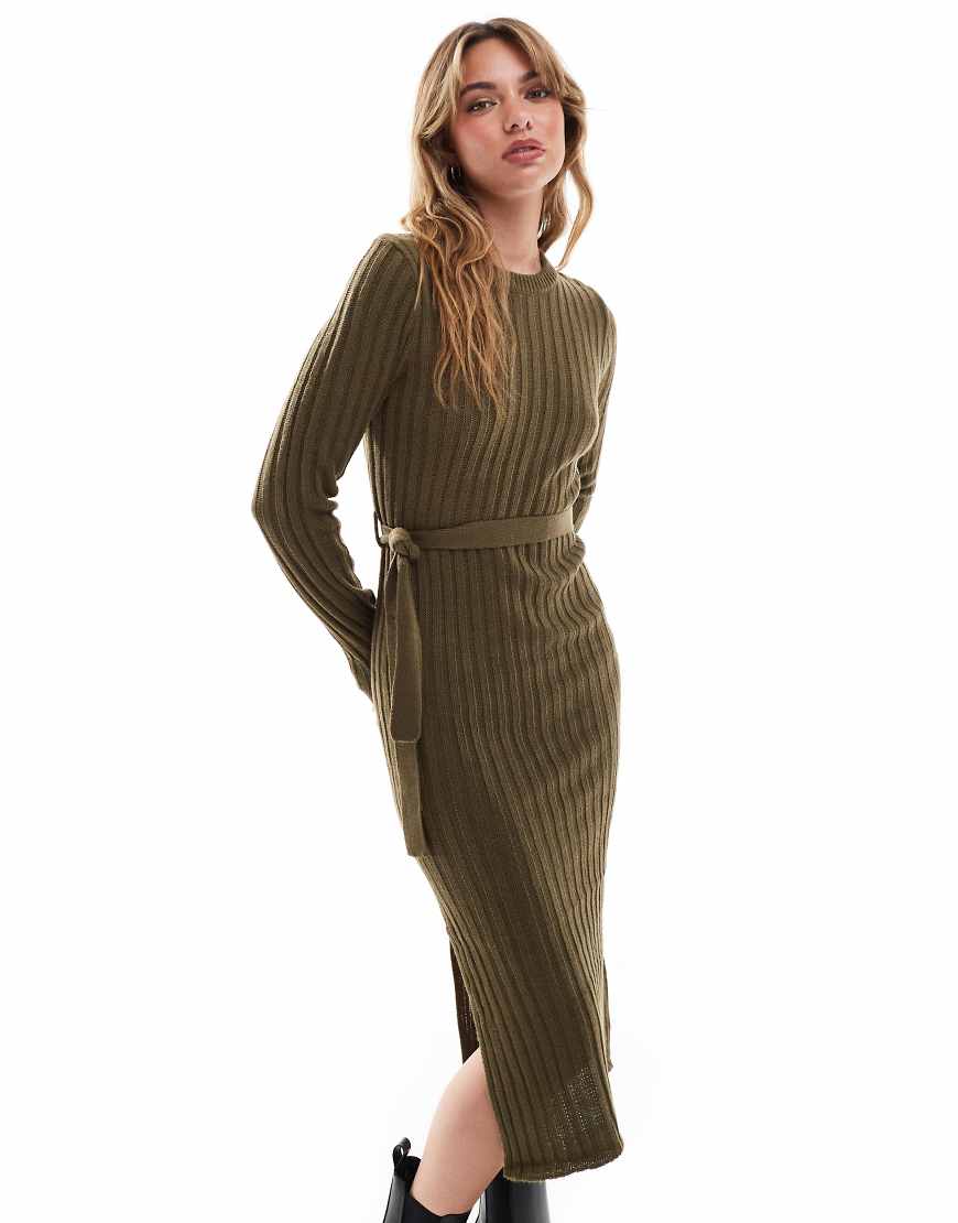 Brave Soul - Strick-Midikleid in Khaki mit Schlitz-Grün Brave Soul - Strick-Midikleid in Khaki mit Schlitz-Grün von Brave Soul