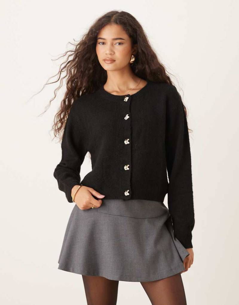 Brave Soul - Strickjacke in Schwarz mit Kontrastknöpfen und Rundhalsausschnitt von Brave Soul