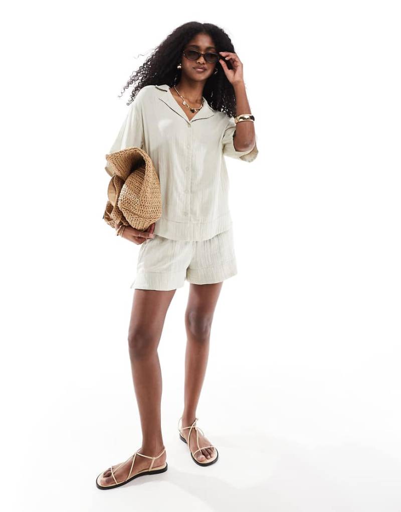 Brave Soul - Strukturierte Schlupfshorts in Ecru, Kombiteil-Neutral von Brave Soul