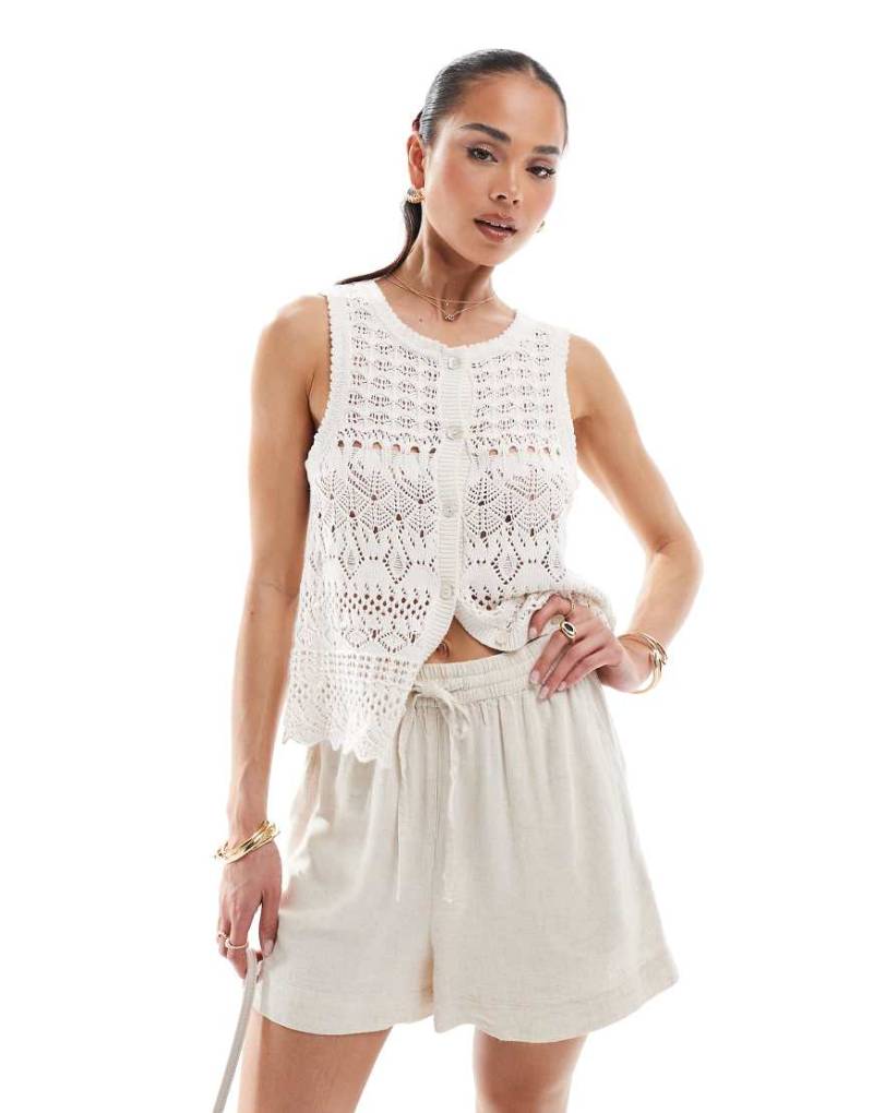 Brave Soul - Strukturierte Strickweste in Ecru-Weiß von Brave Soul