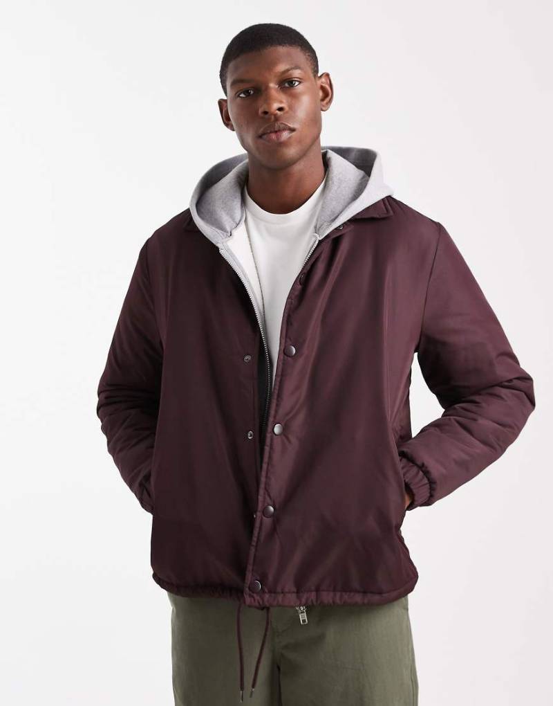 Brave Soul - Wattierte kurze Jacke in Burgunderrot mit Knopfleiste von Brave Soul