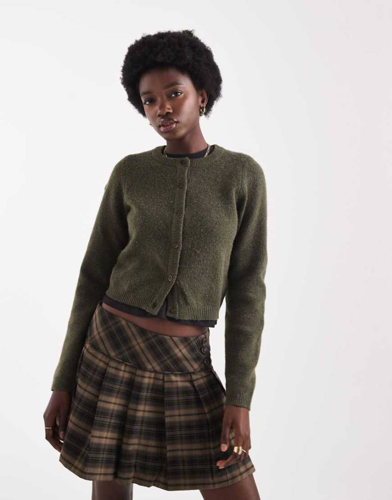 Brave Soul - Weiche Strickjacke in Khaki mit Rundhalsausschnitt-Grün von Brave Soul