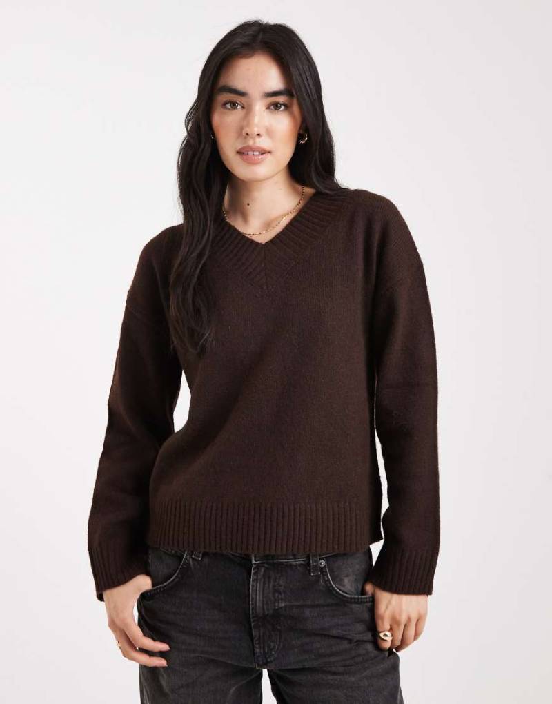 Brave Soul - Weicher Pullover in Braun mit V-Ausschnitt-Brown von Brave Soul