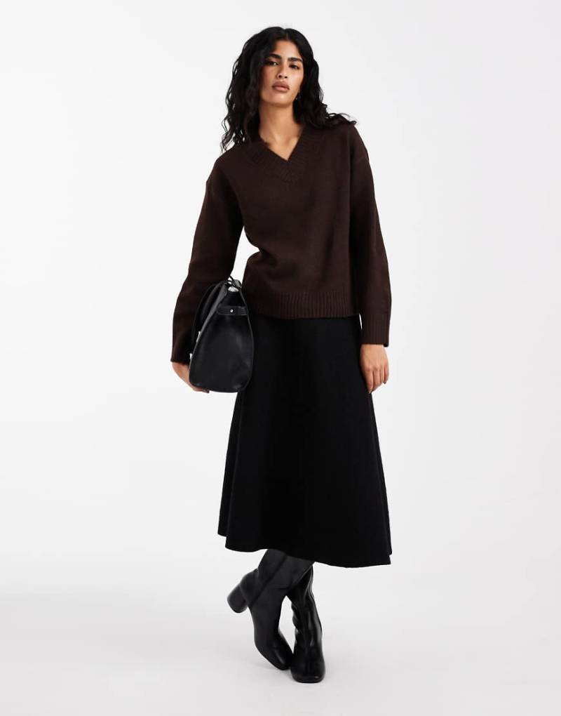 Brave Soul - Weicher Pullover in Schokobraun mit V-Ausschnitt-Brown von Brave Soul
