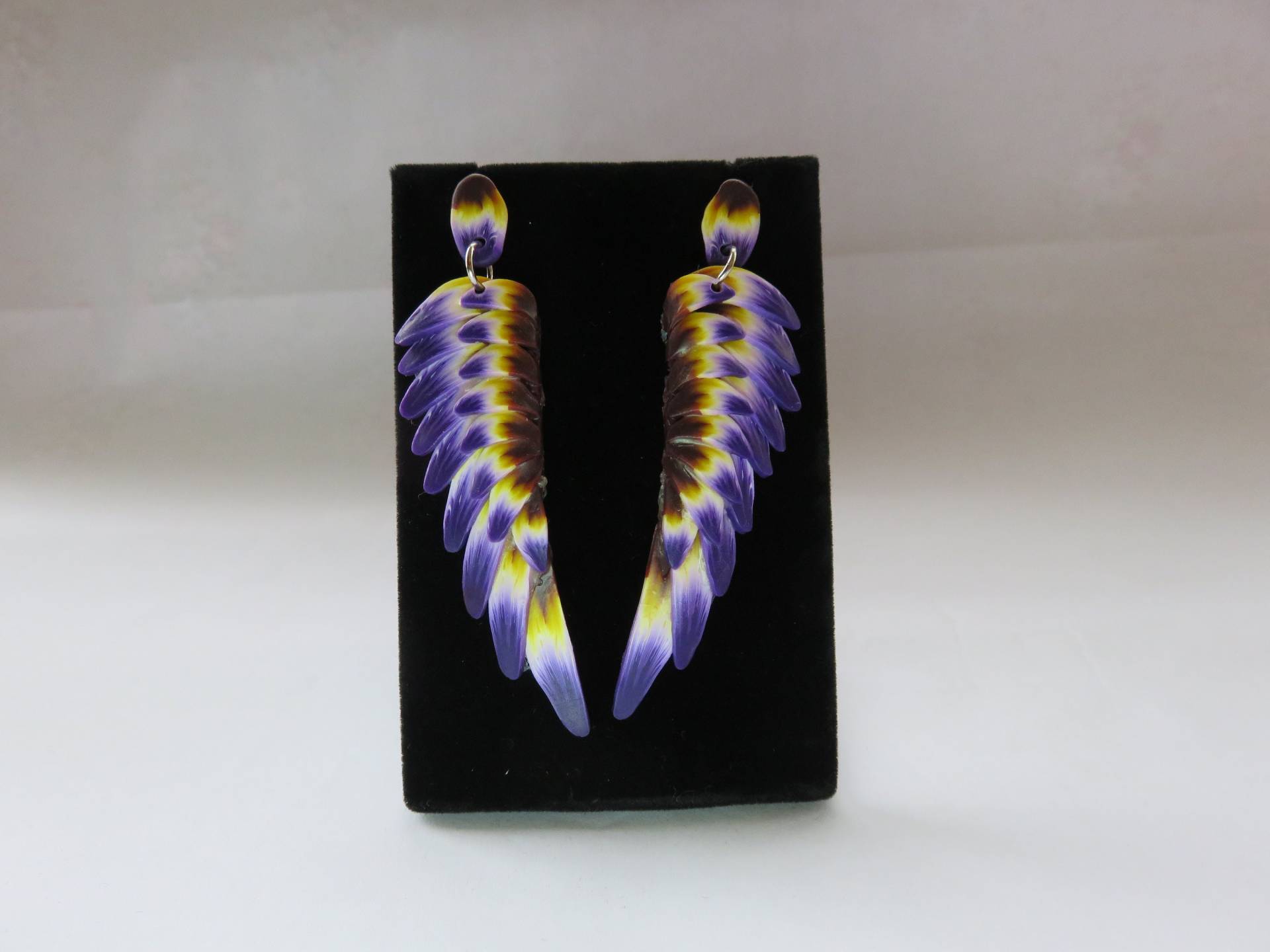 Großer Flügel Lila Und Braun von BrazilianArtJewelry