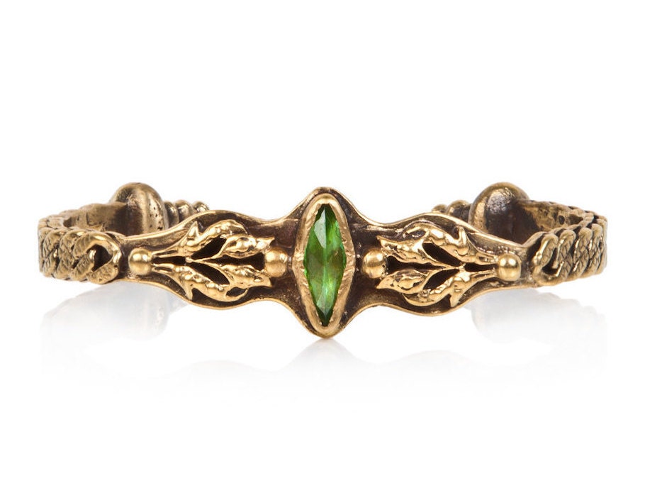 Grüne Zirkon Kristall Bronze Manschette - Antiker Stil Boho Armband von BreakAstone