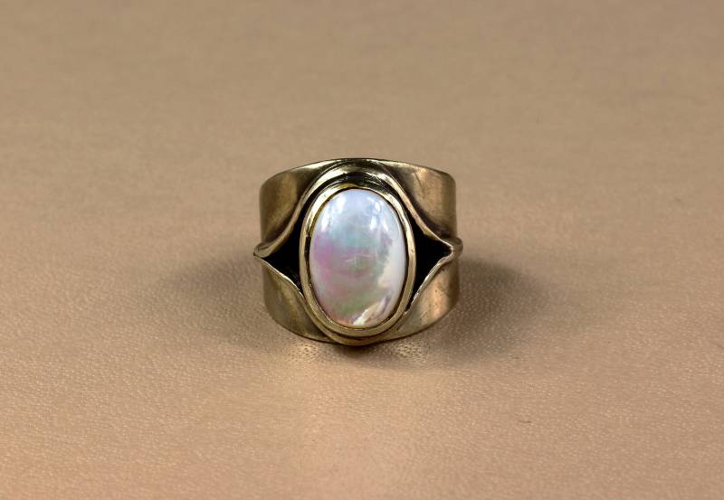 Juno Perlmuttring Aus Massiver Bronze Oder Sterlingsilber - Made To Order von BreakAstone