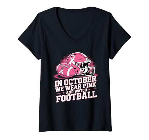 Damen Im Oktober tragen wir rosa Fußball Brustkrebs-Bewusstsein T-Shirt mit V-Ausschnitt Damen Im Oktober tragen wir rosa Fußball Brustkrebs-Bewusstsein T-Shirt mit V-Ausschnitt von Breast Cancer Awareness October Gifts