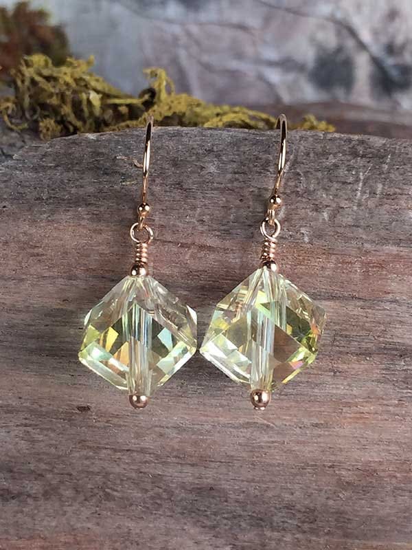 Blass-Citrin Ohrringe Cube/1 5/8", Gold-Filled Drähte, Handgefertigt Blass-Citrin Ohrringe Cube/1 5/8", Gold-Filled Drähte, Handgefertigt von Breenadorn