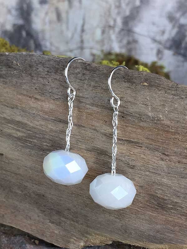 Deckend Weiß Rondel Kette Drop Ohrringe/1 1/2", Sterling Silber Drähte & Kette, Glas Rondels, Handgefertigt Deckend Weiß Rondel Kette Drop Ohrringe/1 1/2", Sterling Silber Drähte & Kette, Glas Rondels, Handgefertigt von Breenadorn