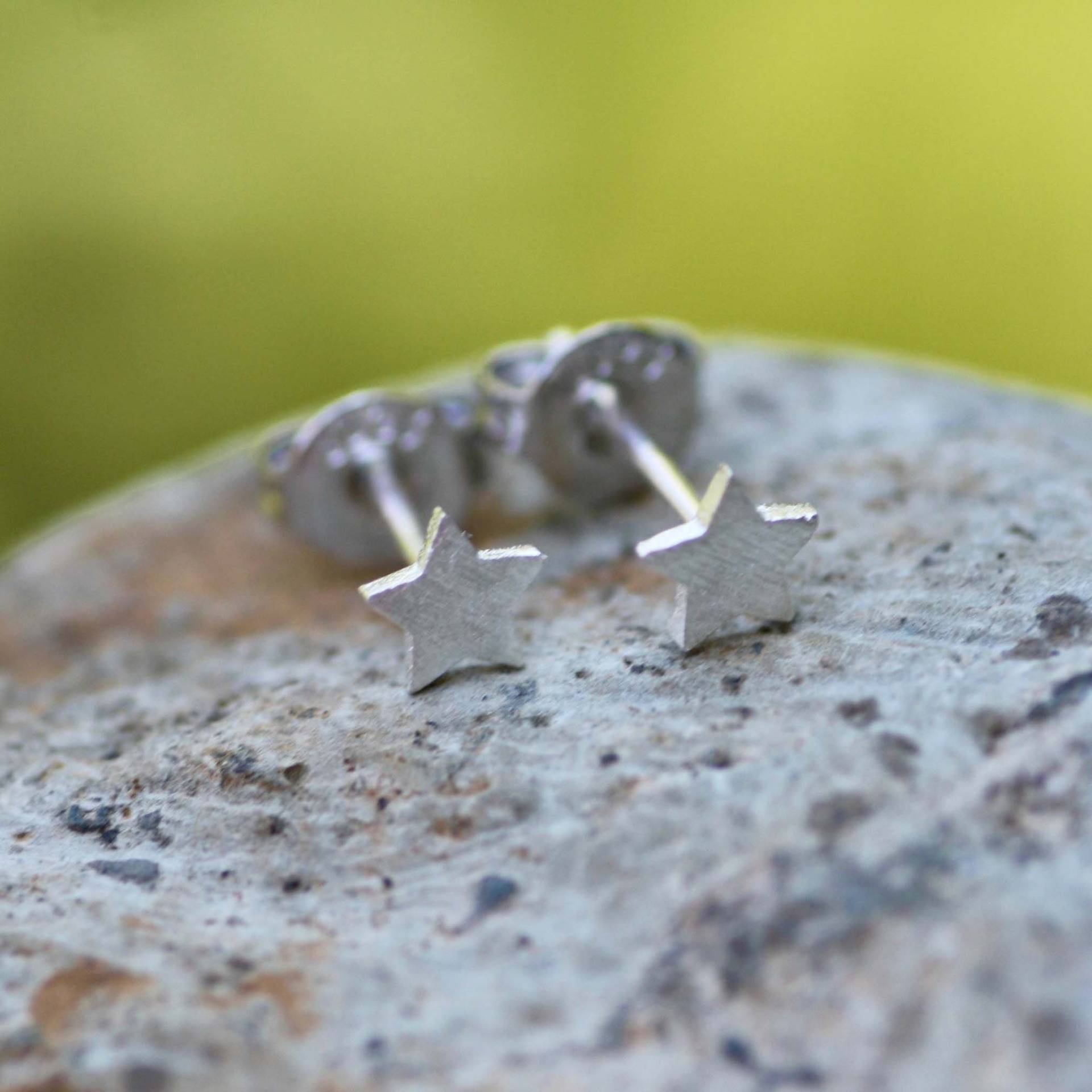 Winziger Stern Ohrringe Massiv Sterling Silber 925, Kleines Mädchen Ohrring, 5 Mm Kleine Ohrstecker von BreitJewelryDesigns