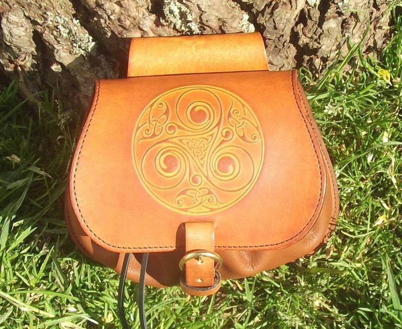 Große Geldbörse Leder, Triskell Celtic Dekoration, Farbe Gelb Im Bild | 16 Andere Farben von Breizhler