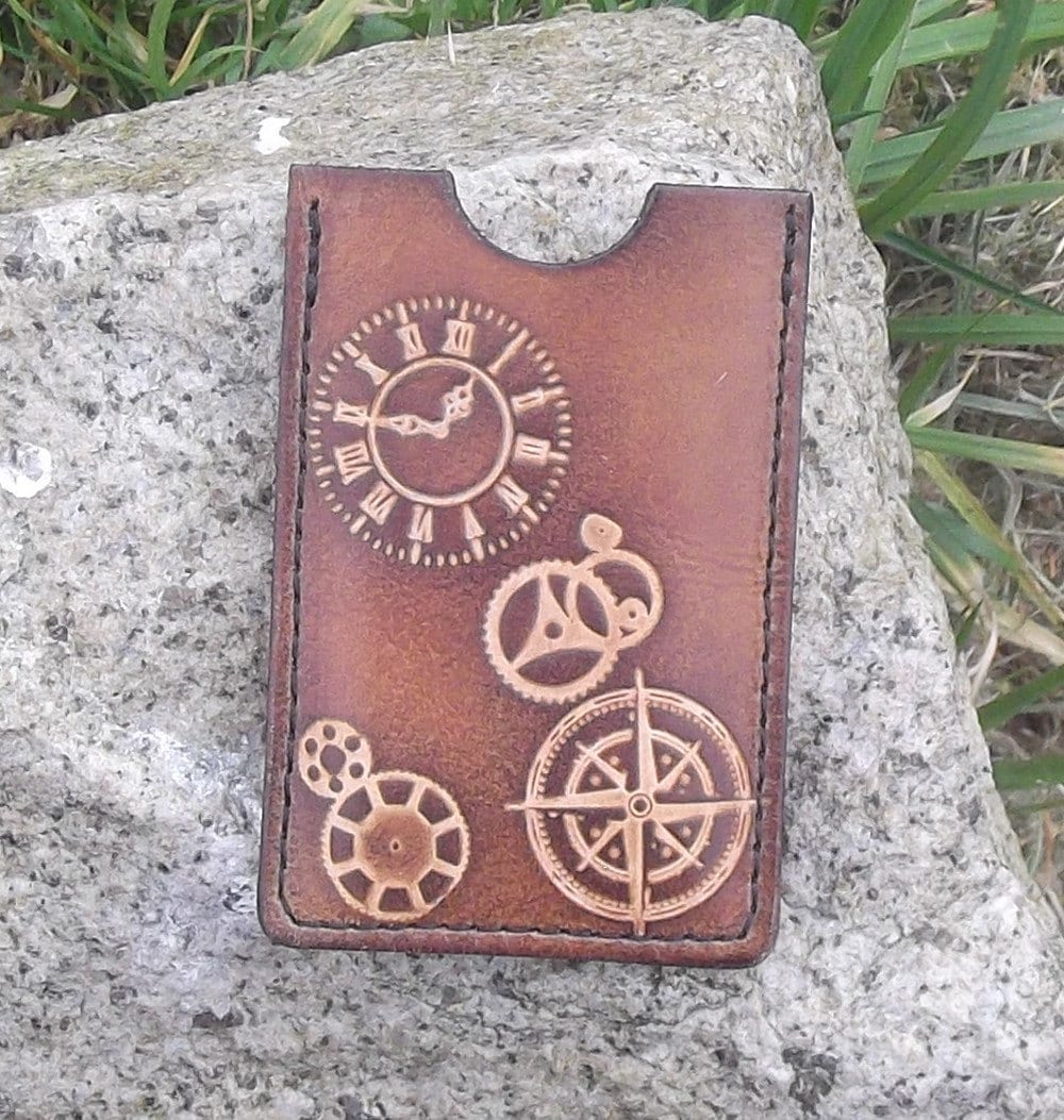 Handgefertigte Leder Karte Fall Ende Dekor Steampunk, | 16 Farben Erhältlich von Breizhler