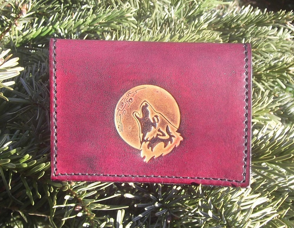 Kartenetui Aus Wolf-Mond-Leder, Burgund Und Bernstein | 16 Farben Verfügbar. Anti-Rfid-Blockierung Optional von Breizhler