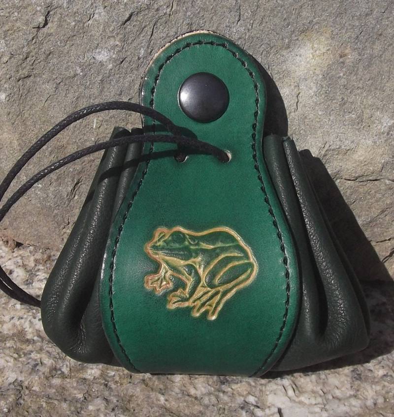 Leder Geldbörse, Frosch Dekoration, Mintgrüne Farbe | 16 Farben Ihrer Wahl, Erhältlich in 2 Größen von Breizhler