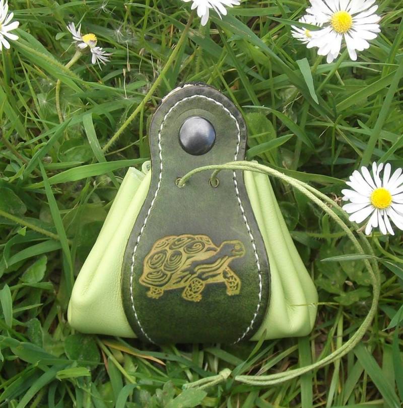 Lederbörse Schildkröte Dekoration | Farbe Grün Anis | 16 Farben Zur Auswahl von Breizhler