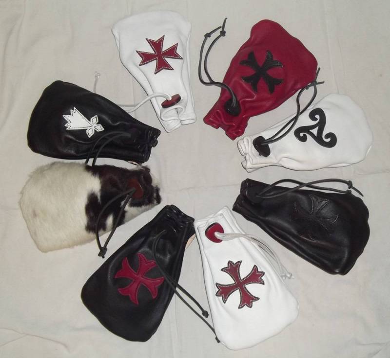 Mittelalterliche Leder Geldbörse Genäht, Um Farben Ihrer Wahl Zu Wählen von Breizhler