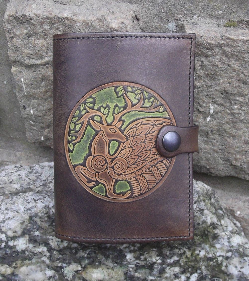 Pass-Inhaber/Bereich Dokumente Dekor Chimeric Hirsch, Eiche Braun Und Grün Farbe | 16 Farben Zur Auswahl von Breizhler