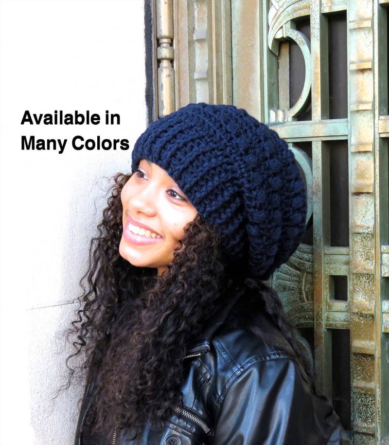 Crochet Slouchy Hat, Übergroße Slouchy, Tam Häkelmütze, Farbe Ist Navy Blau Crochet Slouchy Hat, Übergroße Slouchy, Tam Häkelmütze, Farbe Ist Navy Blau von BrendaLizBoutique