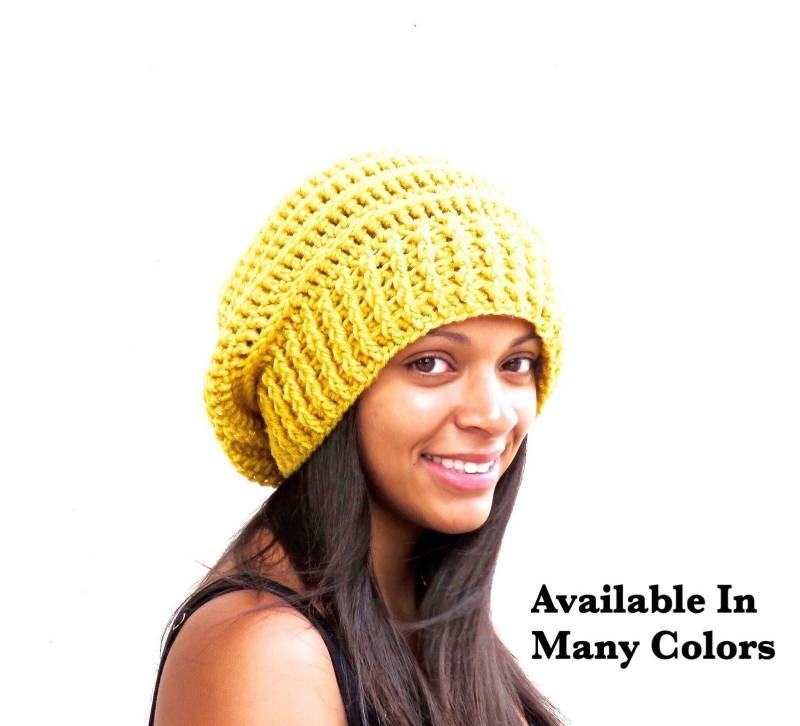 Gehäkelte Slouchy Hut, Tam Hippie Oversize Bienenkorb Design, Farbe Senf von BrendaLizBoutique